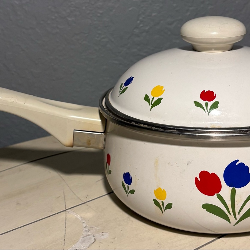 Floral Design White Saucepan
